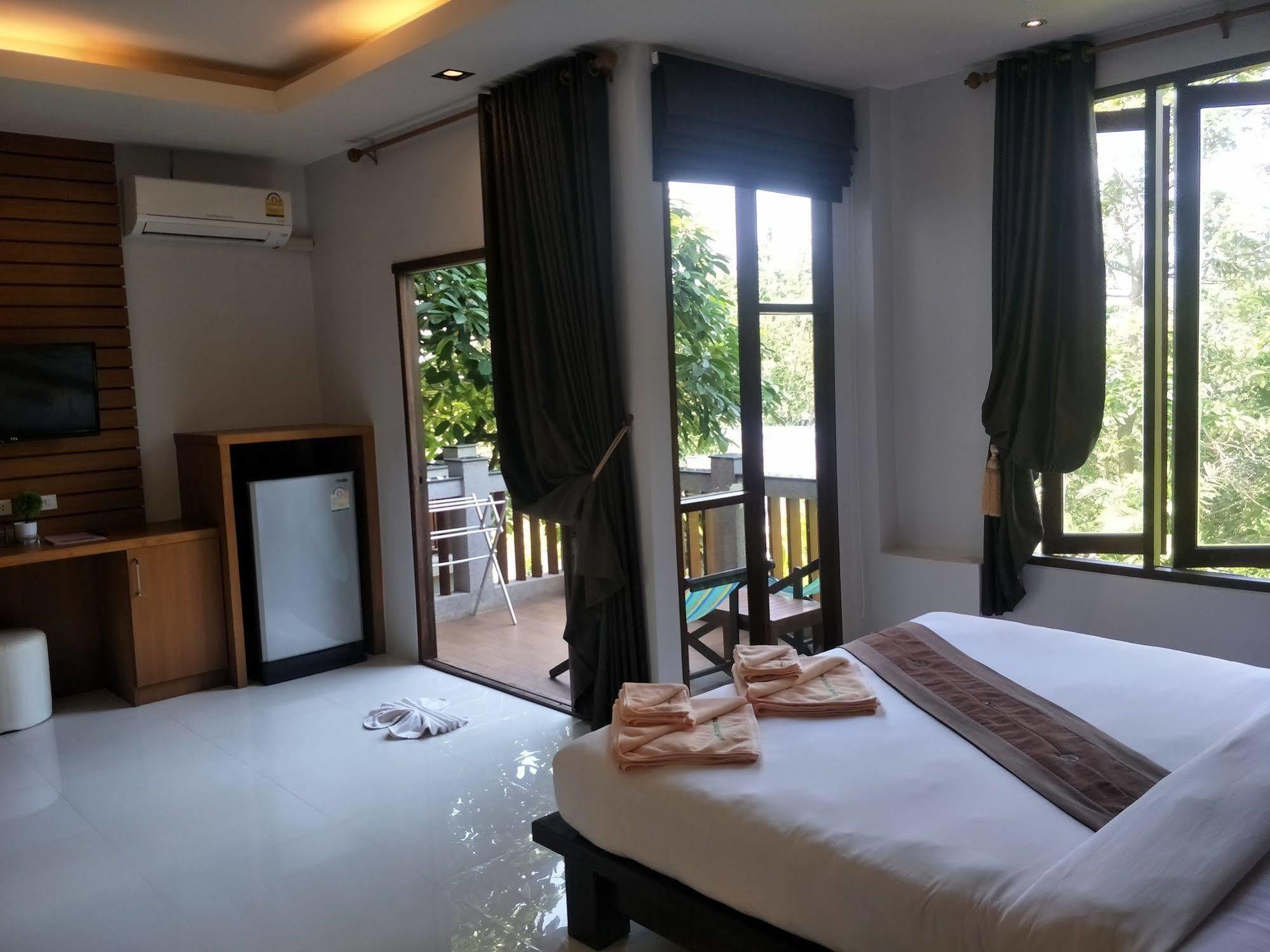 קו לנטה Lanta Intanin Resort - Sha Extra Plus מראה חיצוני תמונה